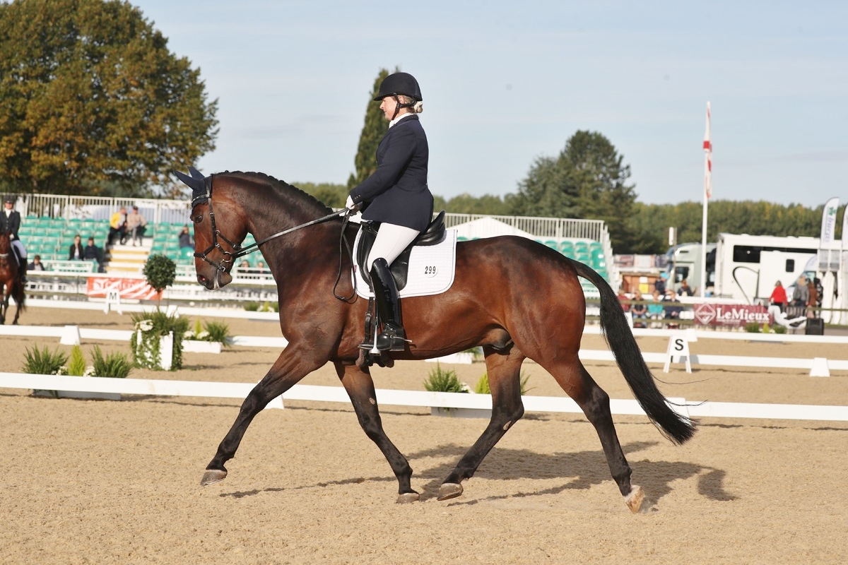 Melanie-Phillips-riding-Ruxton-Shogun